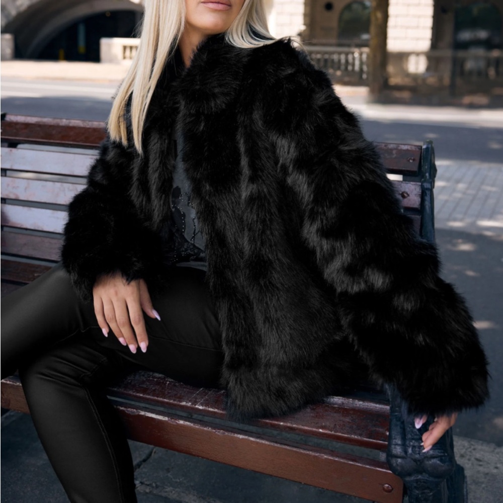 Elegant Black Faux Fur Cropped Jacket